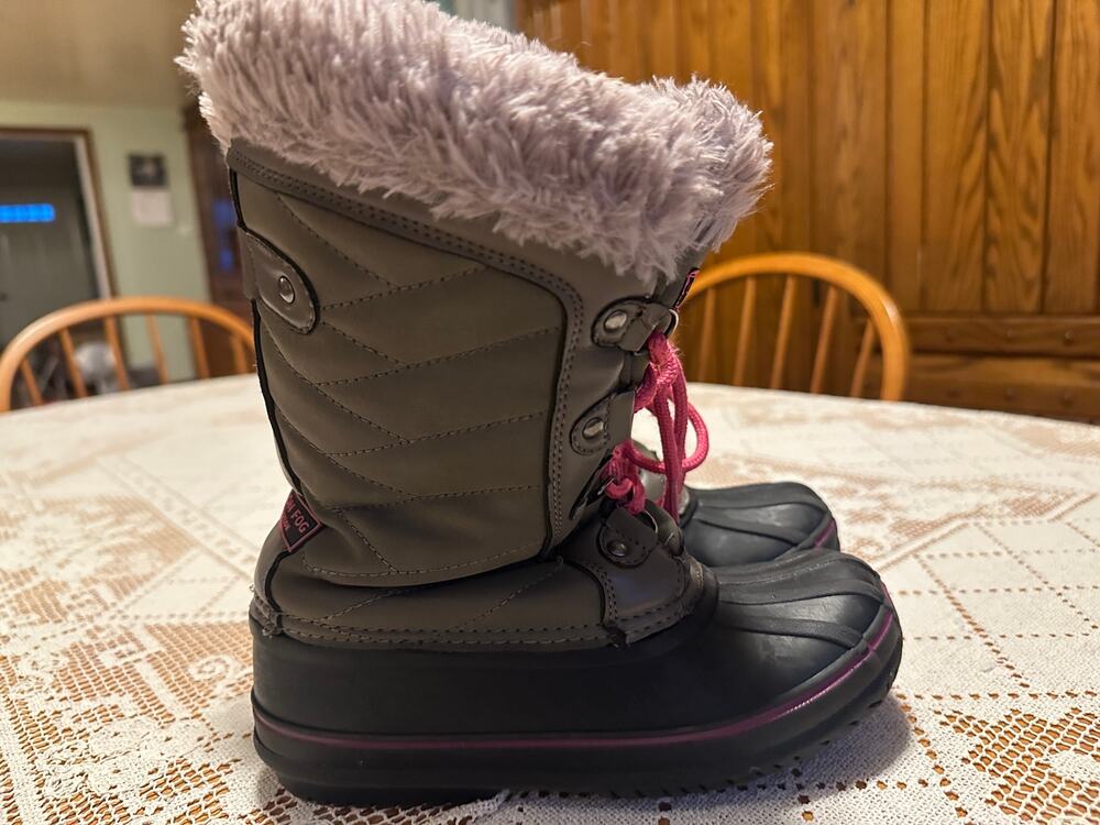 London Fog Beckenham Girls Size 2 M Taupe Pink Faux Fur Lined Snow Boots LF1910